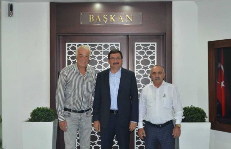Keçiören Belediye Başkanı Mustafa AK'ı makamında ziyaret ettiler.