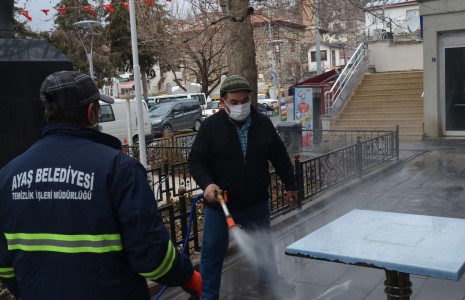 Ayaş  Belediyesi dezenfekte çalışmalarına devam ediyor